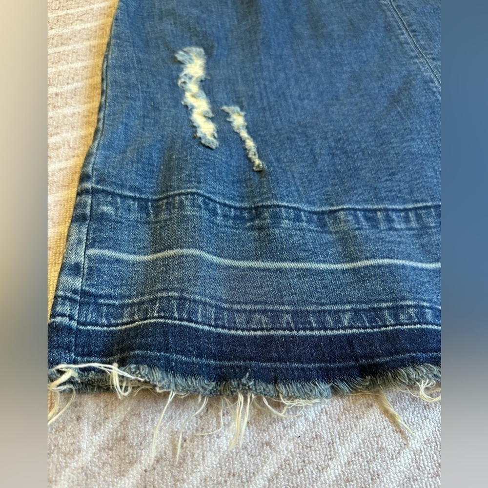 KUT from the Kloth Women's Christina Distressed Denim
Minidress L Versatile - Picture 8 of 9